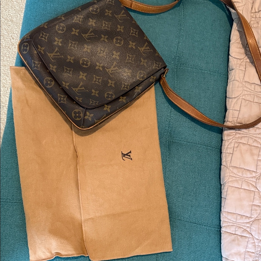 Louis Vuitton Musette Salsa shoulder Bag - Picture 9 of 16